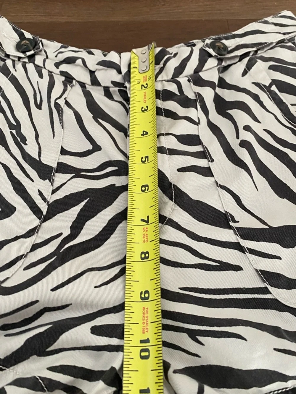 Cynthia Rowley Ivory & Brown 100% Lyocell Zebra Print Shorts Women’s Size 4 - Picture 7 of 14